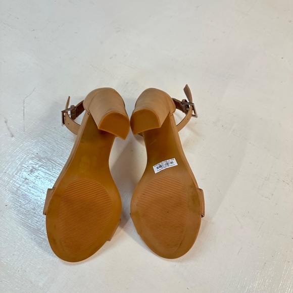 Torrid Shoes Women's Size 7.5 W Ankle Strap Cone Heel Beige Sandals - Picture 6 of 12